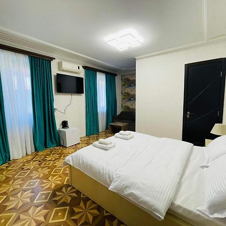 Metekhi View Hotel Тбілісі Екстер'єр фото