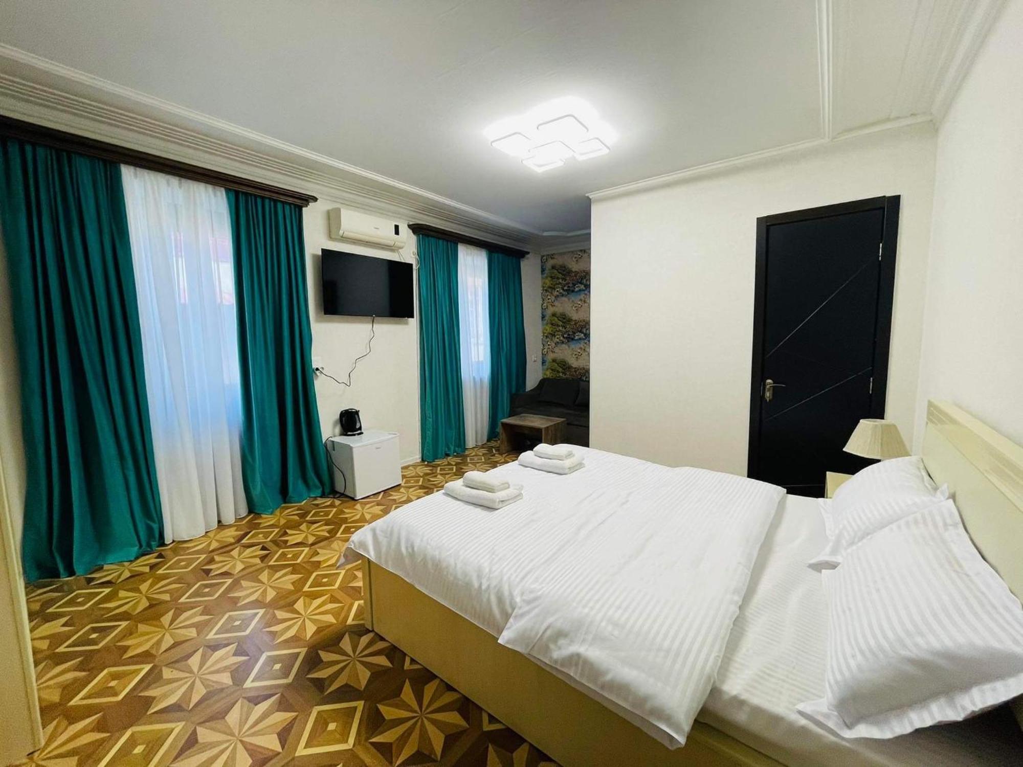 Metekhi View Hotel Тбілісі Екстер'єр фото